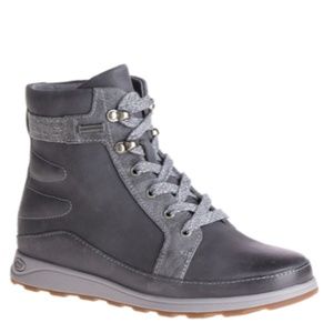 Chaco Women's Sierra Waterproof Boots (size 9.5)